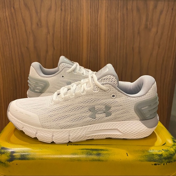 cross training shoes under armour